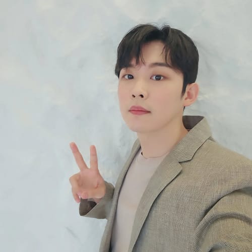 진욱